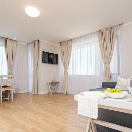 נסבר Mary Homes מראה חיצוני תמונה